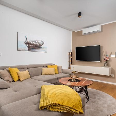 Apartment Top View With Balcony And Private Parking Rijeka Exterior photo