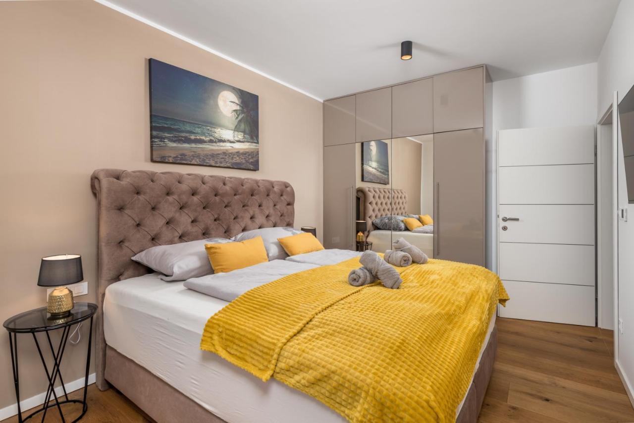 Apartment Top View With Balcony And Private Parking Rijeka Exterior photo