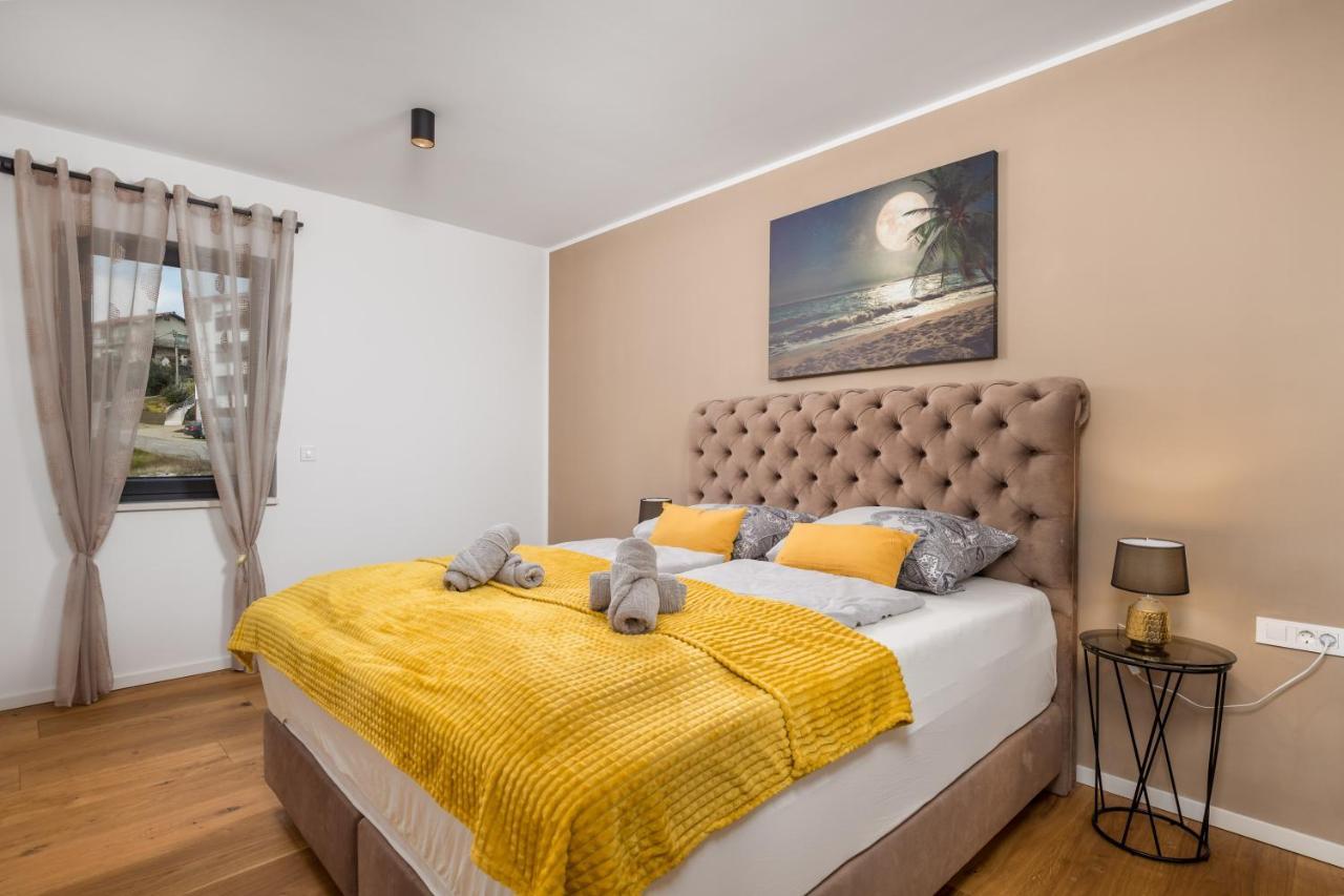 Apartment Top View With Balcony And Private Parking Rijeka Exterior photo