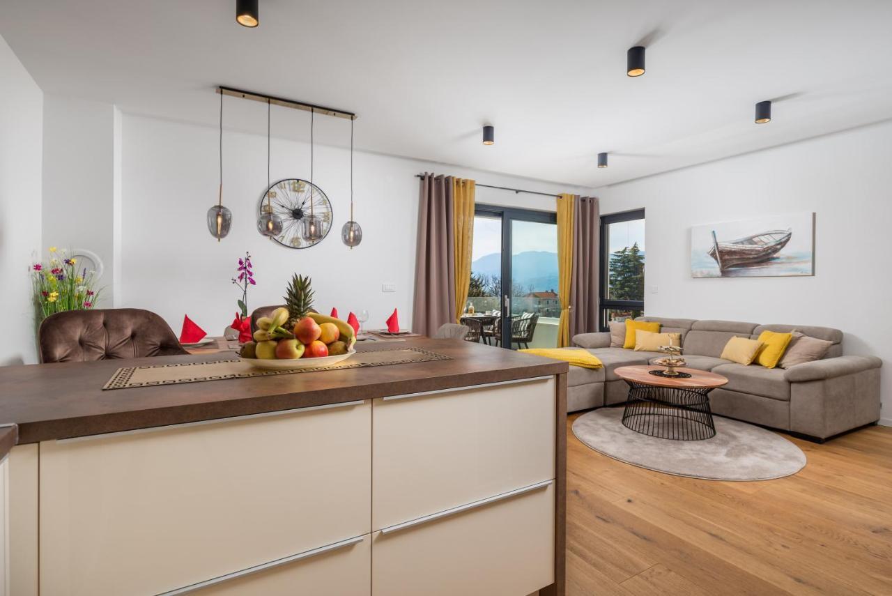 Apartment Top View With Balcony And Private Parking Rijeka Exterior photo